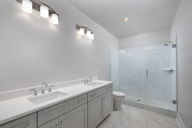 11 Fern Ave, Nashville, TN 37207