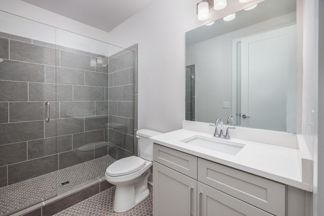 11 Fern Ave, Nashville, TN 37207