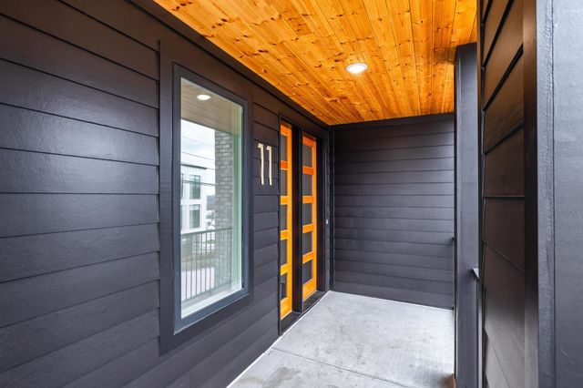 11 Fern Ave, Nashville, TN 37207