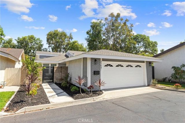 2154 E Wellington, Santa Ana, CA 92701