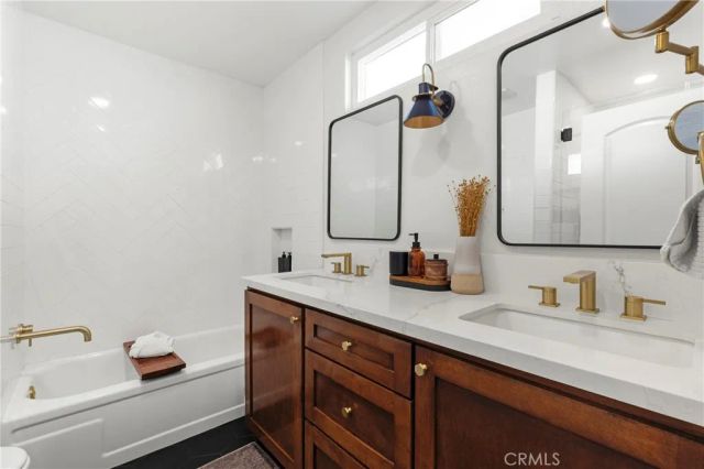 2154 E Wellington, Santa Ana, CA 92701