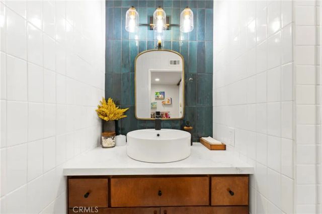 2154 E Wellington, Santa Ana, CA 92701