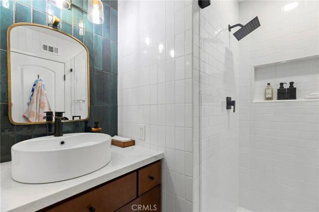 2154 E Wellington, Santa Ana, CA 92701