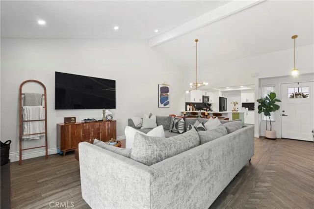 2154 E Wellington, Santa Ana, CA 92701
