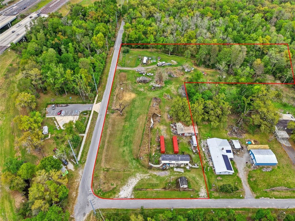 Image 11 of property listing at 9014 122 AVENUE, Tampa, FL 33637
