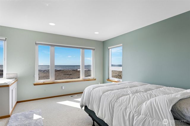 913 Riley Road, Oak Harbor, WA 98277
