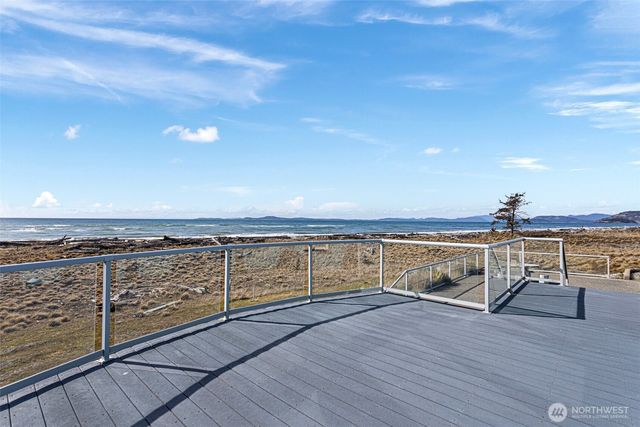 913 Riley Road, Oak Harbor, WA 98277