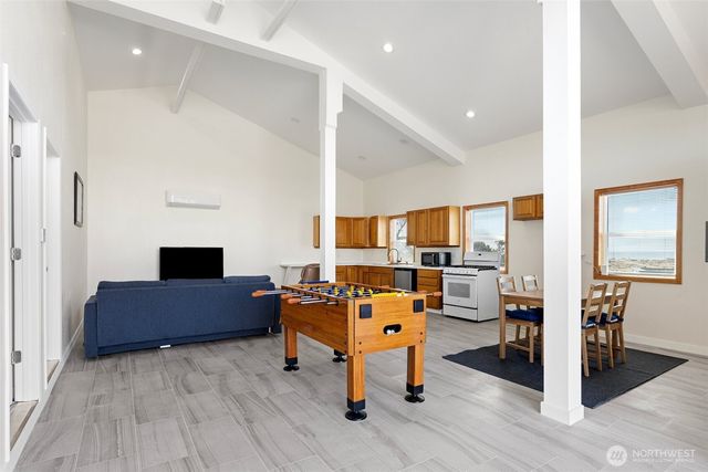 913 Riley Road, Oak Harbor, WA 98277