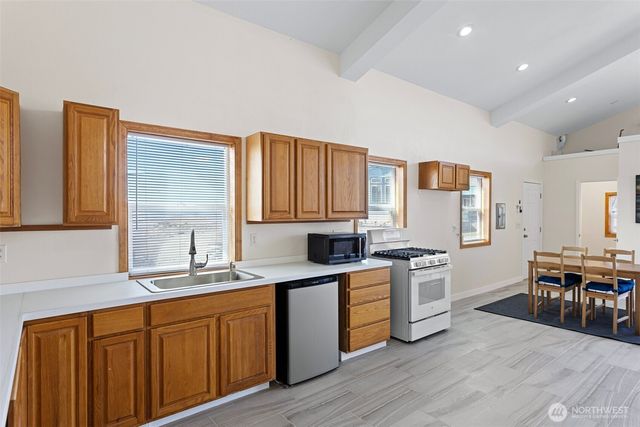 913 Riley Road, Oak Harbor, WA 98277