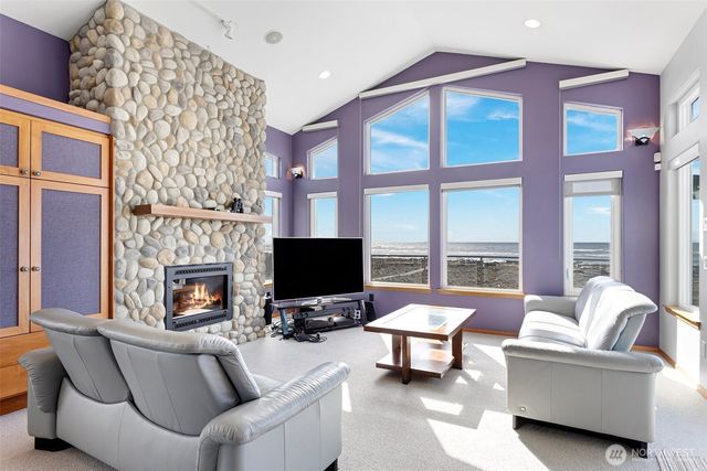 913 Riley Road, Oak Harbor, WA 98277