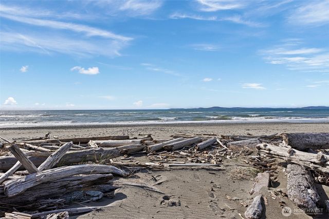 913 Riley Road, Oak Harbor, WA 98277