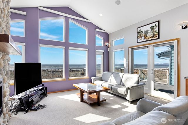 913 Riley Road, Oak Harbor, WA 98277