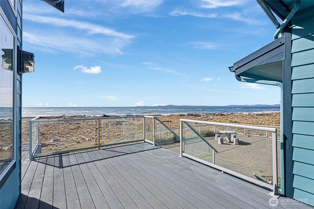 913 Riley Road, Oak Harbor, WA 98277