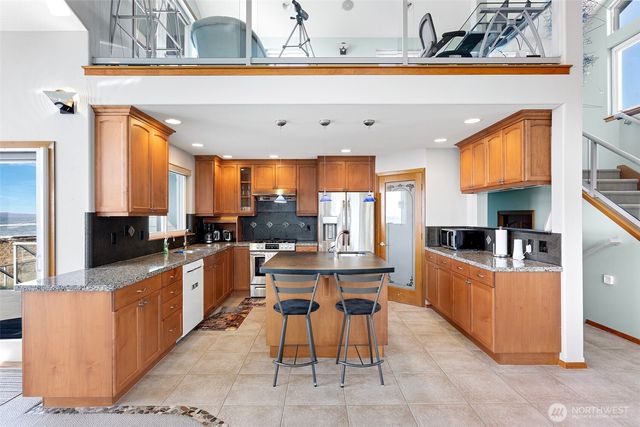 913 Riley Road, Oak Harbor, WA 98277