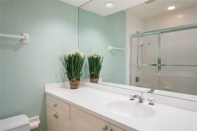 1250 W Southwinds Boulevard 215, Vero Beach, FL 32963