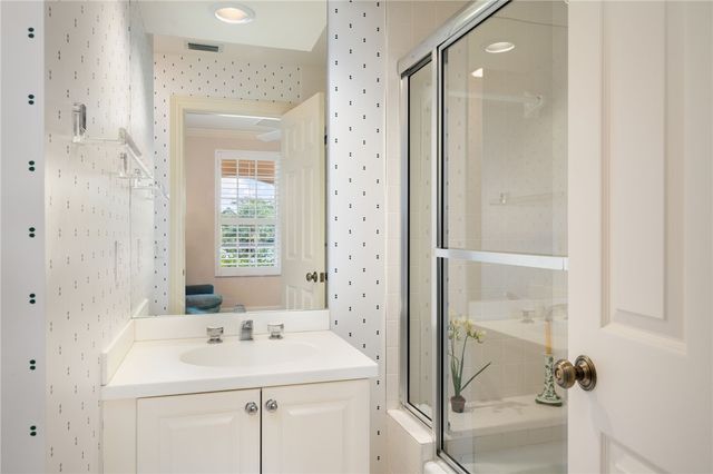 1250 W Southwinds Boulevard 215, Vero Beach, FL 32963