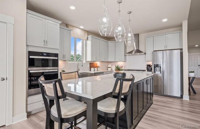 5627 Lewiston Road, Canton, MI 48188