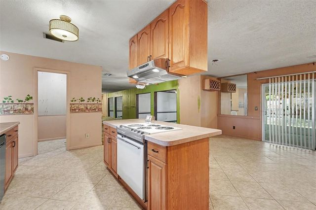 2835 BELLWOOD DR, Brandon, FL 33511