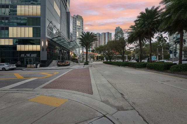 1451 BRICKELL Avenue 1202, Miami, FL 33131