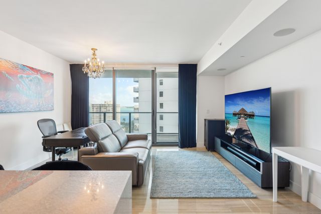 1451 BRICKELL Avenue 1202, Miami, FL 33131