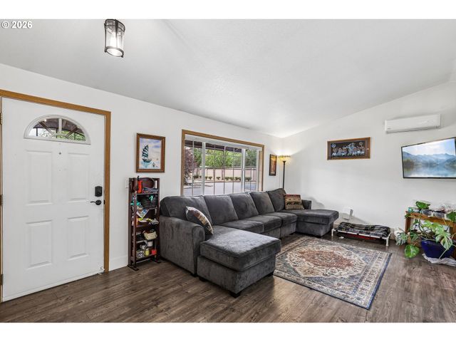 608 Se SUMNER St, Camas, WA 98607