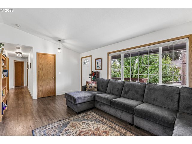 608 Se SUMNER St, Camas, WA 98607