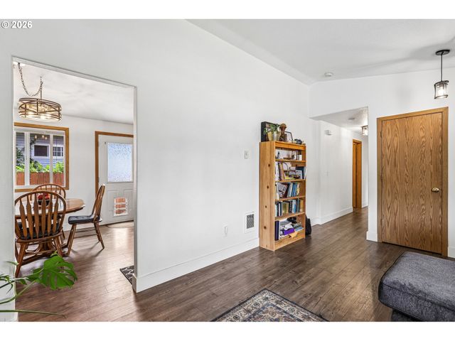 608 Se SUMNER St, Camas, WA 98607