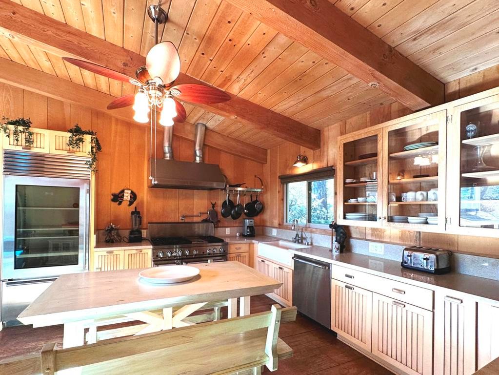 Image 17 of property listing at 25630 Sunrise Drive, Idyllwild, CA 92549