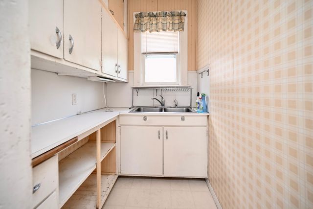 653 Johnson Street, Winona, MN 55987