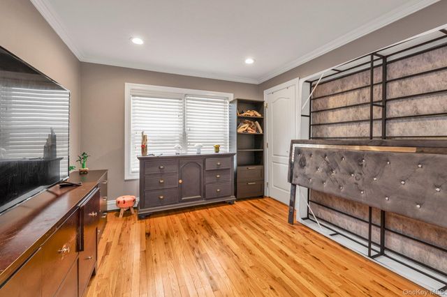 703 Neptune Boulevard, Long Beach, NY 11561