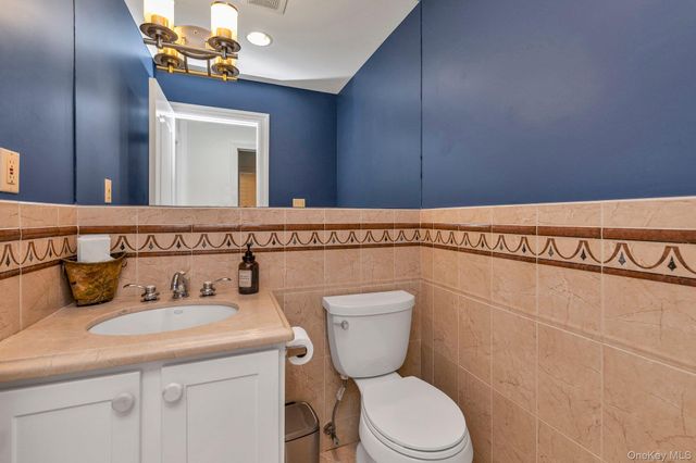 703 Neptune Boulevard, Long Beach, NY 11561