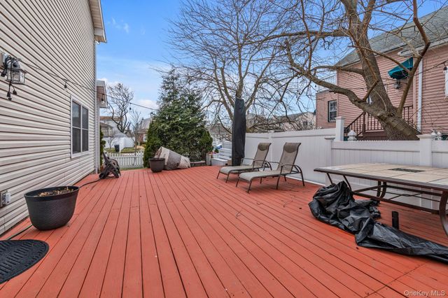 703 Neptune Boulevard, Long Beach, NY 11561