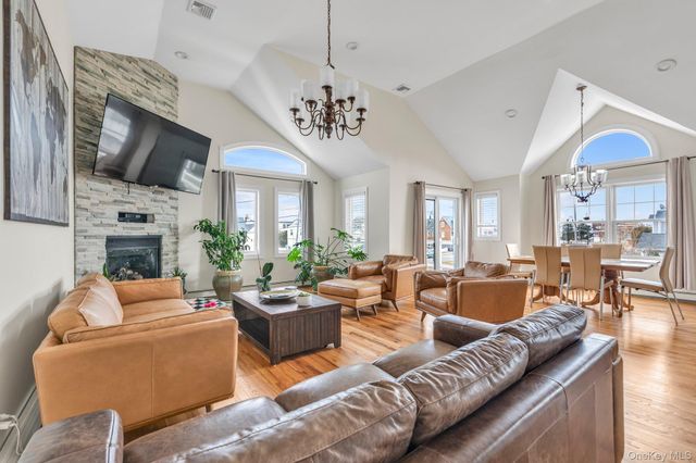 703 Neptune Boulevard, Long Beach, NY 11561