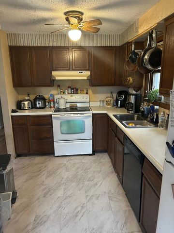 506 W Stanton Avenue, Fergus Falls, MN 56537