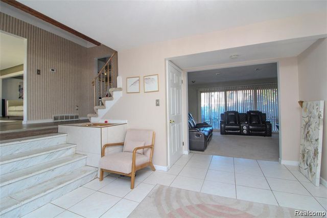 17160 Westland Avenue, Southfield, MI 48075