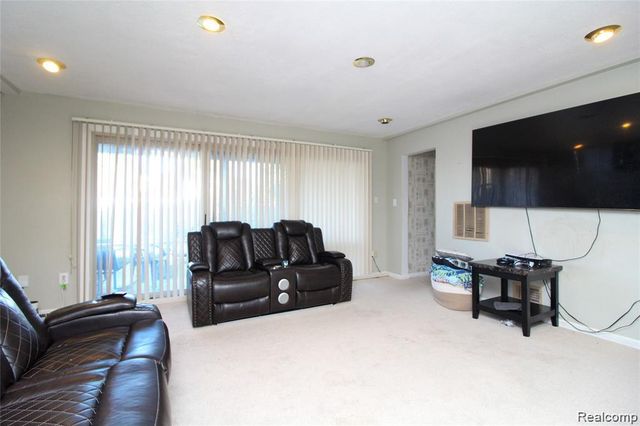 17160 Westland Avenue, Southfield, MI 48075