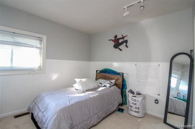 17160 Westland Avenue, Southfield, MI 48075