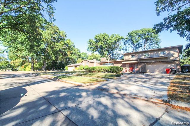 17160 Westland Avenue, Southfield, MI 48075