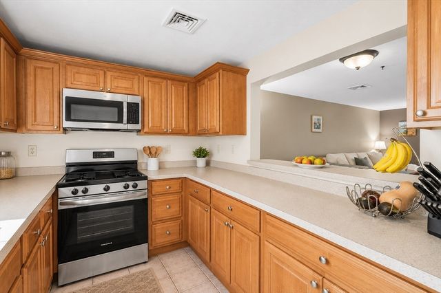 6 Colebrook Blvd 7, Whitman, MA 02382