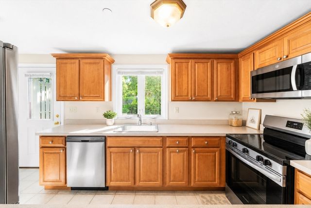 6 Colebrook Blvd 7, Whitman, MA 02382