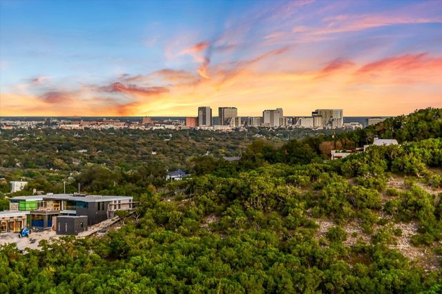 705 Windsong TRL, West Lake Hills, TX 78746