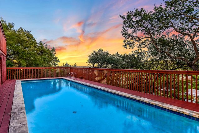 705 Windsong TRL, West Lake Hills, TX 78746