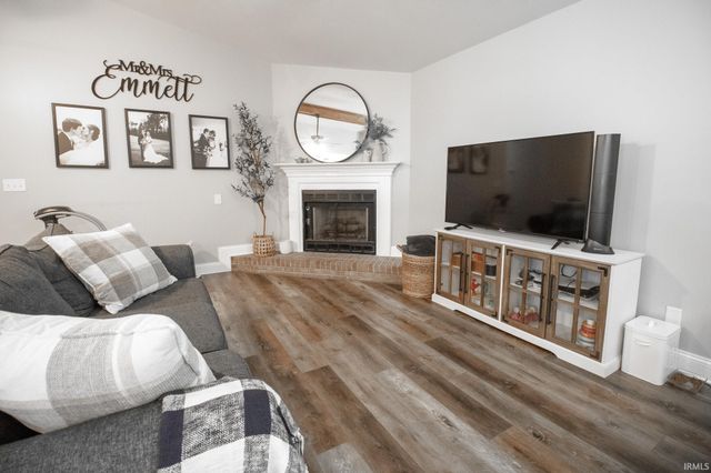 5466 McCool Road, Boonville, IN 47601