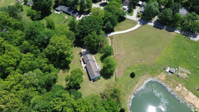 5466 McCool Road, Boonville, IN 47601