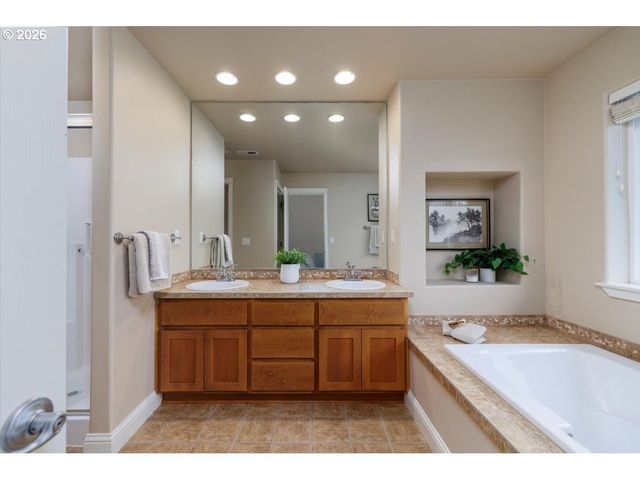 2769 N FREMONT St, Cornelius, OR 97113