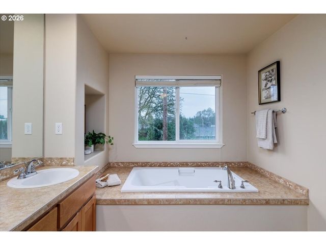 2769 N FREMONT St, Cornelius, OR 97113