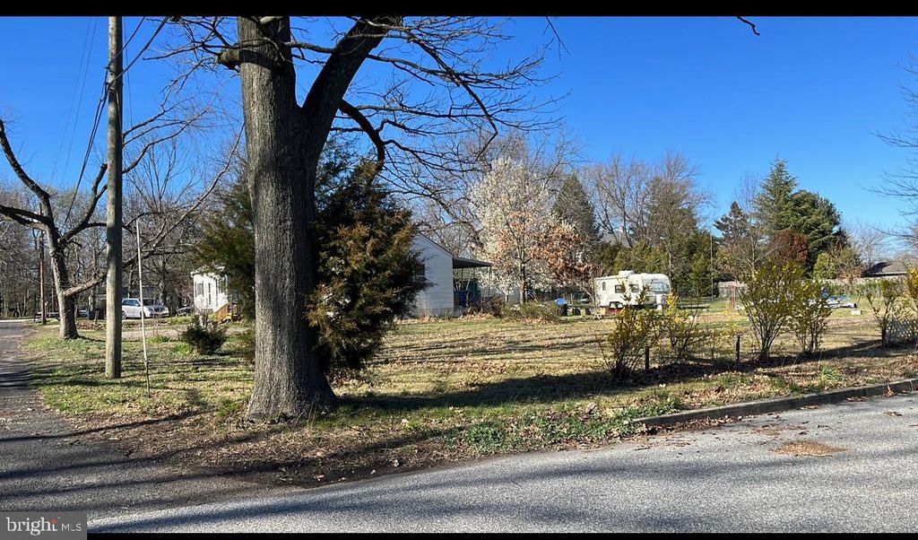 1561 LAFAYETTE ST, WEST DEPTFORD, NJ 08086 — photo 2
