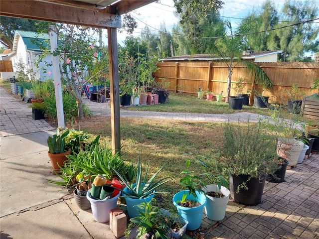 312 W CORNELIUS CIRCLE, Sarasota, FL 34232