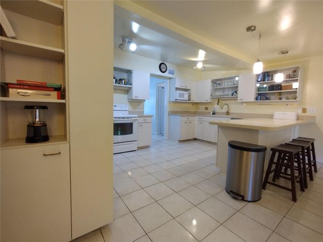 312 W CORNELIUS CIRCLE, Sarasota, FL 34232