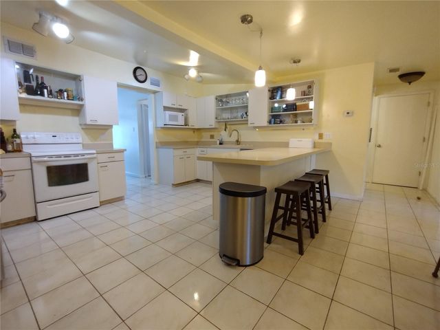 312 W CORNELIUS CIRCLE, Sarasota, FL 34232